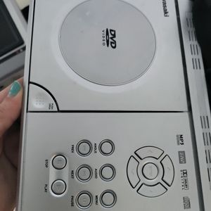 Potable DVD with 2 screens